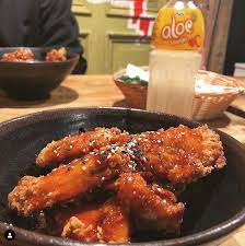 This dish incorporates some of guy's favorite korean flavors into an iconic american dish, making this meal a crossover success. Chibee Einfach Koreanisch Weddingweiser