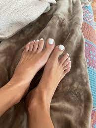 Hollyhotwife feet