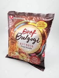 Bulgogi / 불고기 bulgogi kore'deki en meşhur sığır et yemeklerinden olup ince ince dilinmiş sığır bulgogi geleneksel ızgaraya benzemesine karşın kavurma ve tavada pişirme özelliklerine de sahiptir. Manila Ph July 21 Nongshim Beef Bulgogi Fried Noodles On Stock Photo Picture And Royalty Free Image Image 152053517