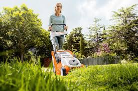 Von montag bis samstag dürfen sie den rasen in der zeit von 7 bis 20 uhr mähen. Rasenmahen Die Wichtigsten Tipps Mein Schoner Garten