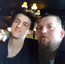 Huge thanks to @bruntworkwear for sending @brunt_hype_officer and some of  their crew down to help @wesselbuilt and the @channel199_ crew put a boat  loop into @lynzskate 's lap pool 🙌 What could