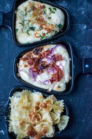 Raclette Spezial Herzhaftes Pfannchen Schlemmen Rezept In 2020 Flammkuchen Herzhaft Kochrezepte