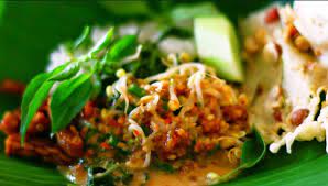 Nasi pecelnya di sini terdiri dari sayur taoge, kangkung, kacang panjang, dan lainnya. Rekomendasi Tempat Kuliner Di Mojokerto Yang Menyajikan Makanan Enak Trip Jalan Jalan