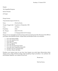 Sebelum kita lanjut ke contoh surat lamaran, ada baiknya kamu membaca kriteria dan tips untuk membuat surat lamaran kerja yang baik dan benar. 59 Contoh Surat Lamaran Kerja Jadi Spg