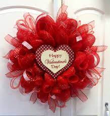 Valentine's day has really grown on me and no it's one of my favorite holidays to decorate for! Http Www Countrychicscreations Com Valentine Day Wreaths Diy Valentines Day Wreath Valentine Deco Mesh Wreath