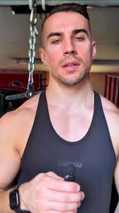 How to perform the Smith Machine Shoulder Press effectively