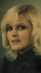 Bonjour , mon père Robert Mattheuws ( belge ) dcd en 1989, a eu 2 enfants  avec une française prénommée Françoise « Clair « mais je ne suis pas  certaine de son