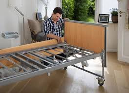 Fühlen sie sich nach klärung dieser fragen für den transfer gut vorbereitet, dann können sie den patienten entweder packen und durch einsatz ihrer körperlichen kräfte von a nach b transportieren, das ist für sie anstrengend und für den patienten unangenehm oder gar schmerzhaft, oder sie nutzen. Sanitatshaus Orthopadie U Rehatechnik Tammen Pflegen Zuhause