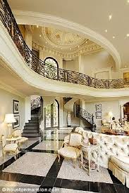 Beyonce To Splash Out 5 9 Million On Palatial Houston Mansion For Mother Tina Avec Images Maison Moderne Interieur Maison Design Maison