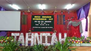 Sya telah terpilih sbb sya dpt no.1 dlm kls msa percubaan upsr.hari itu ialah hari yg pling bahagia buatku.msa ari tu rmai org dtg.semasa sya naik pentas bersama ibu kesygan sya. Asr Amira Amie On Twitter Majlis Hari Anugerah Kecemerlangan 2019 Skgassandakan