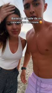 Un intento mas al baile 🌅🏝 @gabrielacalderongon #locosdeamor #baile  #couplegoals #pareja