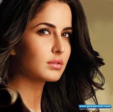 Katrina Kaif S Eyes Look Beautiful Enhance The Beauty Of Your Eyes Too With These Colored Contact Le Contact Lenses Colored Colored Contacts Contact Lenses