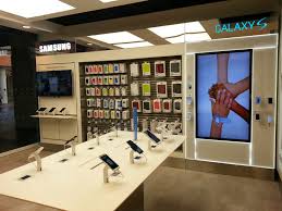 Samsung Sis Within 3 Mobile Liverpool One Shopping Centre This Was Part Of An 11 Store Roll Out With Three Electronicsstored Loja Celular Celulares Casas