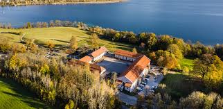 Auf gut kaltenbrunn ist jahre nach dem legendären serafin eine neue bar entstanden: Gut Kaltenbrunn Am Tegernsee Tradition Und Moderne Kuche Feinkost Kafer Online