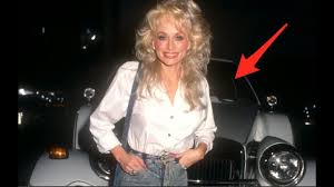 Those rumors about dolly parton having a bunch of hidden tattoos? All Of Dolly Parton S Photos Hide Tattoos She Covered For Decades Country Music Soul