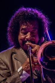 Este trombonista brasileiro não precisa provar mais nada pra ninguém, a esta altura de sua carreira musical. Raul De Souza Next Generation Band Bra Ger