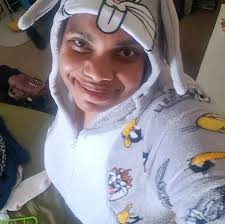 DINNER LIVER AND ONIONS OVER JASMINE RICE FOR BABE😋 I HAD SMOTHERED WINGS  CAUSE I DON'T DO LIVER😕