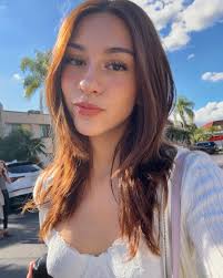 Hi!! My name is Giovanna but I usually go by Gianna. I'm 100% committed to  USF and am thrilled to meet new people and make more friends