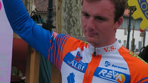 Des garçons dans le vent