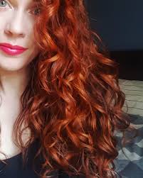 Wavy Hair With Highlights And Red Henna Wavyhair Curlyhair Redhair Henna Lushhenna Wildhair C Wavy Hair In 2020 Hair Highlights Hair Beauty Curly Hair Styles