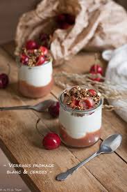 Verrines De Cerises Et Fromage Blanc Au Fil Du Thym Recette Fromage Blanc Alimentation Recettes Aux Fruits