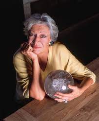 Elsa peretti®:padova™ salad serving fork in sterling silver and resin. Tiffany S Star Jewelry Designer And Philanthropist Elsa Peretti Dies In Spain Presseportal