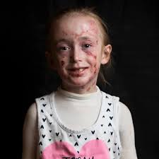 🌴Join #TEAMDEBRA in Miami!🌴 Time is running out—the deadline to sign up  for the LIFETIME #MiamiMarathon is December 20! Take