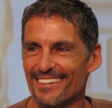 Fayil:Cliff Simon Creation Con 2007 (headshot).jpg