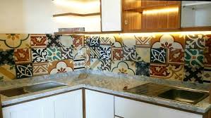 Contoh model keramik teras rumah mewah.sedangkan ruang makan dan ruang keluarga berdekatan dengan dapur. 10 Motif Tegel Untuk Percantik Suasana Rumah Rumah Com