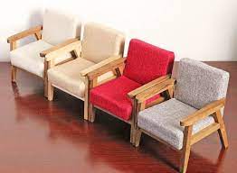 pin auf sofa