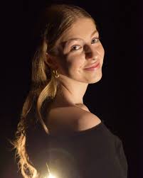 ✨ CHOREOGRAPHER HIGHLIGHT ✨ Introducing Charlotte! Charlotte Lynch  (she/her) is a senior from Portland, OR, double majoring in Dance and  Psychology. She has trained primarily in modern, contemporary, and African  dance and