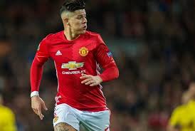 Como primer protagonista de la saga, es un personaje recurrente en la misma, apareciendo en pokémon oro. Marcos Rojo Hampir Pasti Tak Akan Pulang Ke Mu Republika Online