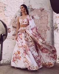 Katrina Kaif Looks Dreamy In Sabyasachi S Floral Lehenga Video Indian Outfits Lehenga Indian Bridal Outfits Floral Lehenga