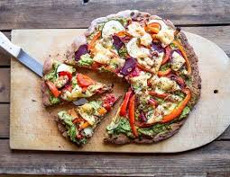 Vollkornpizza Mit Avocadocreme Und Gemuse Rezept Rezept Vollkorn Pizza Rezepte Vollkorn