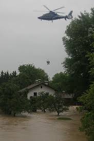 Wetteronline zeigt ihnen, ob und wo heute, morgen oder übermorgen in bayern mit gewittern, regen, sturm und orkan oder aber glätte zu rechnen ist. Brk Bayerisches Rotes Kreuz Kreisverband Berchtesgadener Land 02 06 2013 Hochwasser Katastrophe Lage Nach Wie Vor Kritisch