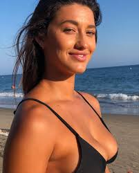 Tamara Cajuste's Instagram, Twitter & Facebook