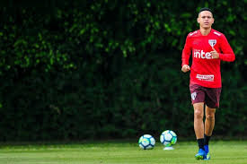 Brazil's footballer marcos guilherme vies for the ball with paraguay's ivan canete and walter gonzalez during their south american u 20 football. Atletico Mantem Interesse Em Marcos Guilherme Mas Atletico Pr So Topa Vender Esportes Home