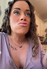 Maternity Photoshoot Tips for Expecting Moms