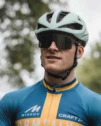 Bild 3. Världsmästaren. Edvin Lindh. För några år sedan träffades vi i  Högbo. Jag vill gärna tro att alla kan bli bäst sa han då … … och visst  hade han rätt