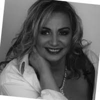 Martina Nash's Instagram, Twitter & Facebook