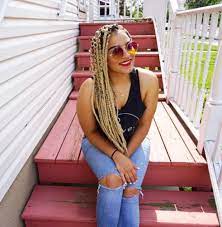 8 Latinas On Instagram Who Are Slaying Box Braids Fro Locks Latina Hair Box Braids Hairstyles Blonde Braids