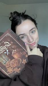 ℰ𝓈𝓉𝒽ℯ𝓇 💟 (@estherbbt) • Instagram photos and videos