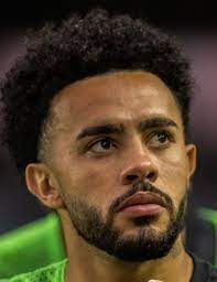 Claudinho primarily operates as a left winger, but can also play on the right side or behind the central forward in a creative no 10 role. Claudinho Player Profile 21 22 Transfermarkt