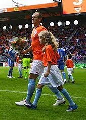Bedum, 23 gennaio 1984) è un ex calciatore olandese, di ruolo centrocampista o attaccante. Arjen Robben Wikipedia