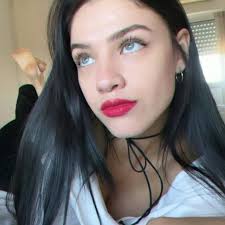 unrecognizablemakeup just chillin' today after hitting 1M