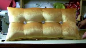 طرقة خياطة مخدة دائرية لزينة الصالون المغربي Method Of Sewing A Pillow In The Form Of A Circle Youtube Sofa Reupholstered Reupholster Tufted Sofa