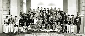Penulis adalah pakar sejarah dan sains politik di. Gambar Raja Raja Di Kuala Kangsar Perak