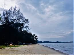 Pantai saujana memang sangat luas & lapang serta jarak pasir pantai menujuk ke laut lebih. Camping At Port Dickson Saujana Beach Driftsoul