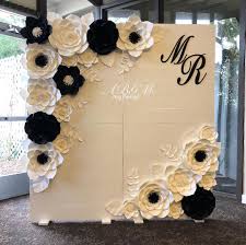 Backdrop Black And Gold Flowers 383 Likes 7 Comments Blanca Abgm Artdesign On Instagram Paper Flower Backdrop In Colors White Pin White Paper Flowers Paper Flower Decor Paper Flowers