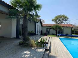 Maison De Plain Pied Cestas Gazinet 215m Avec 5 Chambres 4 Points D Eau Sur Terrain De 1403m Avec Piscine Clt Immobilier
